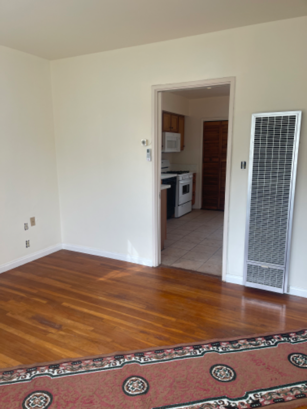 Building Photo - 717 W Glenoaks Blvd