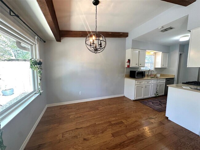 Building Photo - 5300 Suburban Dr