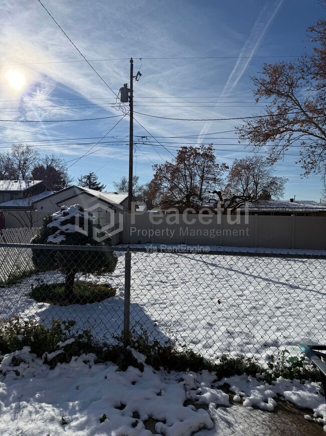 Building Photo - 2009 W Celia Way