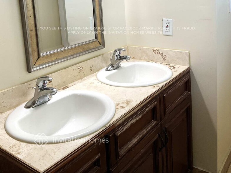 Building Photo - 11674 Oleander Dr