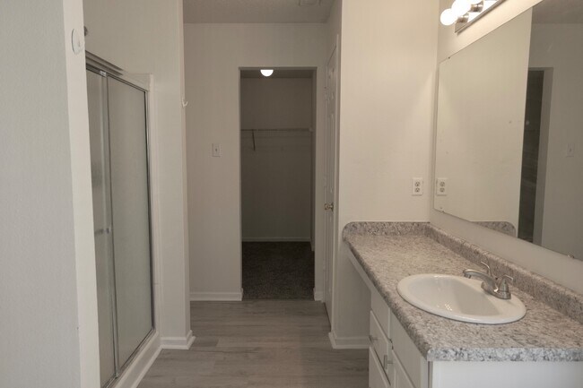 Building Photo - 6857 Maywood Cir