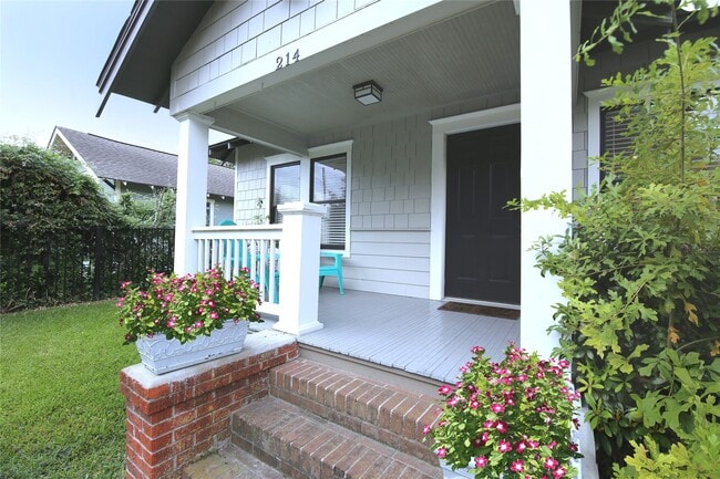 Building Photo - 214 Munford St