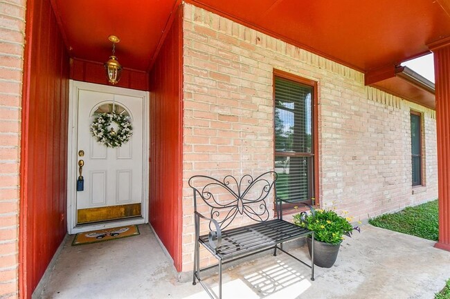 Building Photo - 2614 Cobble Ridge Dr