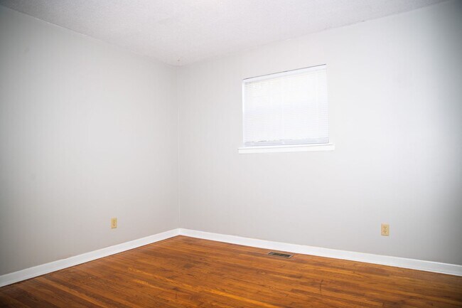 Building Photo - 3 bedroom/ 2 bathroom rental in Cullman City limits