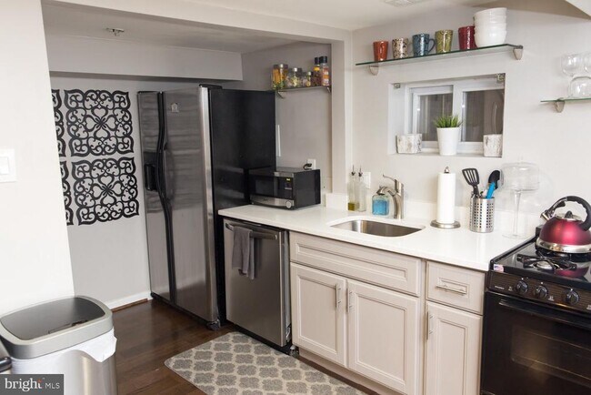 Building Photo - 1133 Morse St NE