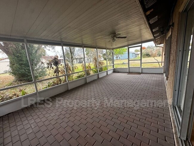 Building Photo - 10647 Deergrass Ln