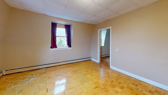 Building Photo - 49 Glenwood Rd
