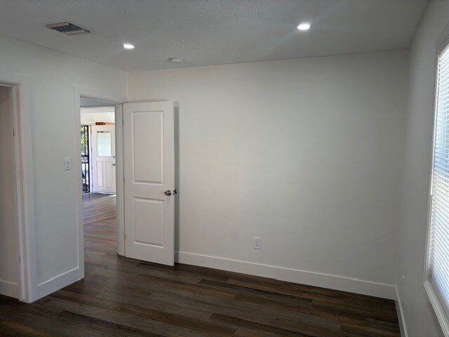 Building Photo - 4131 W 107th St