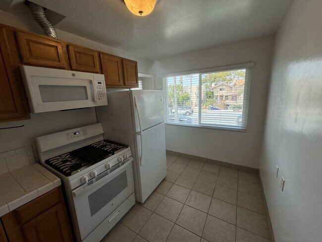 Building Photo - 4919 W Point Loma Blvd