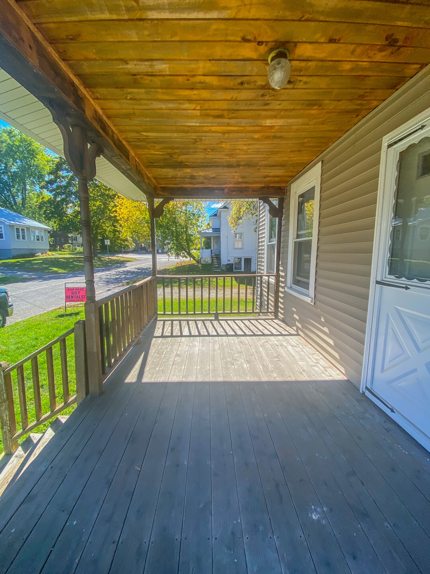 Building Photo - 8 Howe St