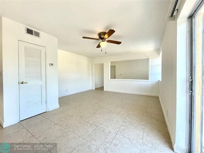 Building Photo - 4071 N Dixie Hwy