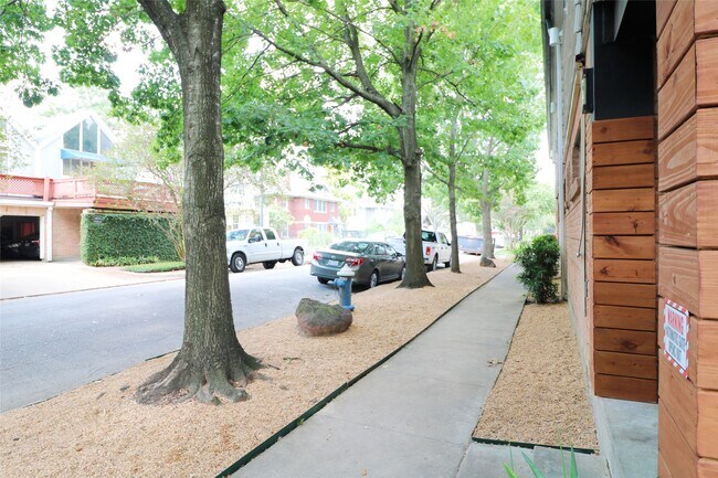 Building Photo - 614 Kipling St