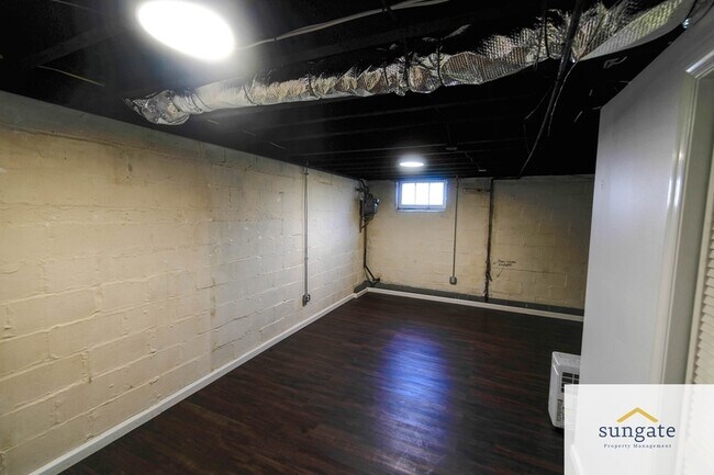 Building Photo - 217 W Edgevale Rd