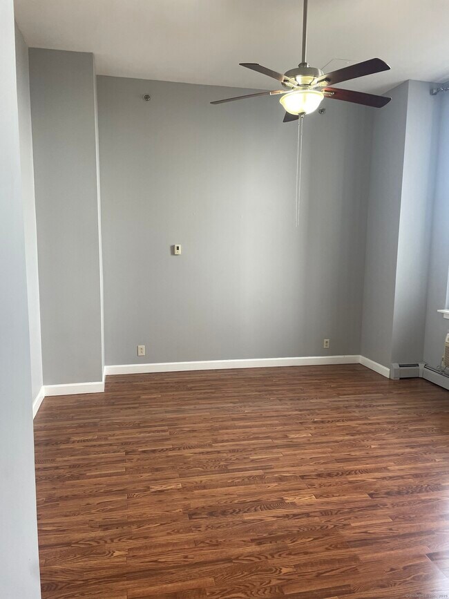 Building Photo - 124 Court St