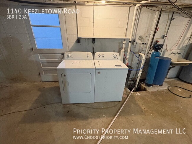 Building Photo - 1140 Keezletown Rd