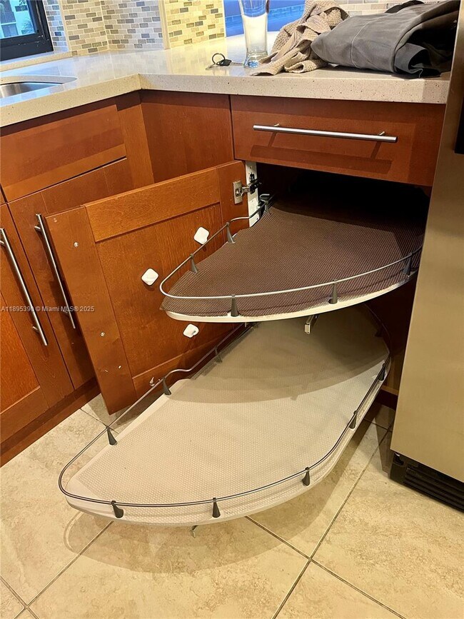 Building Photo - 16919 N Bay Rd