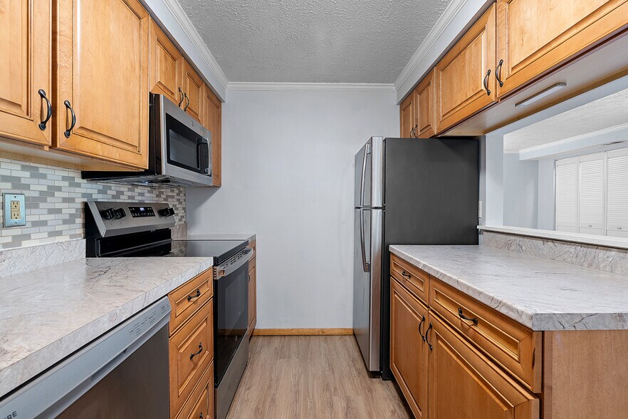 Building Photo - 976 Wood Hollow Dr