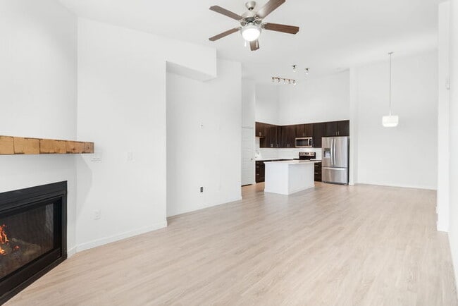 Building Photo - Gorgeous 2 beds 2 baths in Parker!