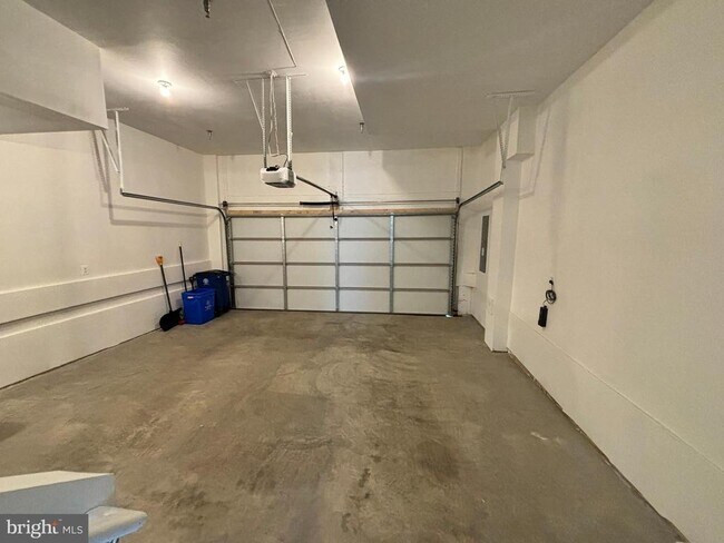 Building Photo - 5125 Longstone Way