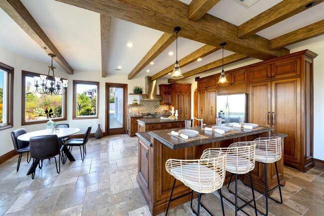 Building Photo - 3811 Vista Blanca
