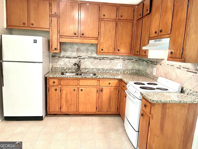 Building Photo - 1002 Level Creek Rd