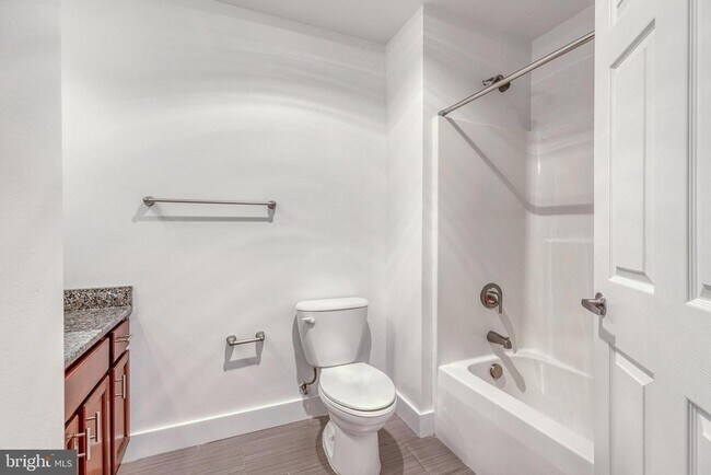 Building Photo - 4122 Haverford Ave