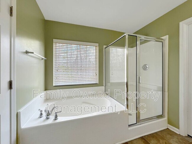 Building Photo - 320 Burton Ct