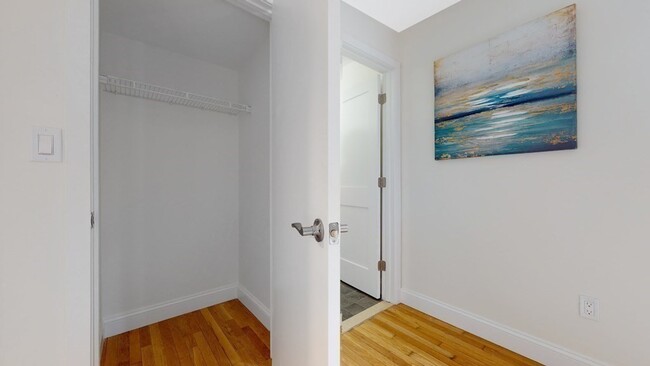 Building Photo - 255 Beacon St