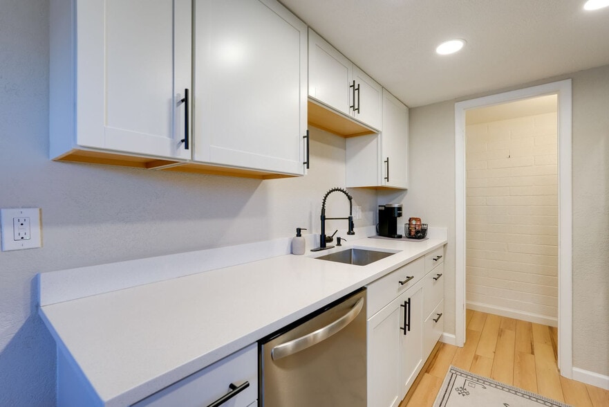Building Photo - 7913 E Keim Dr
