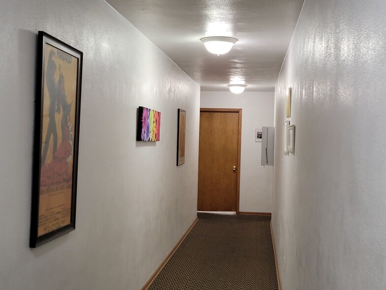 Hallway by the apartment - 1022 Arkwright St N