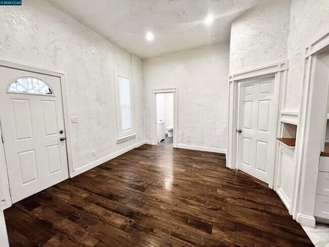 Building Photo - 1709 Peralta St