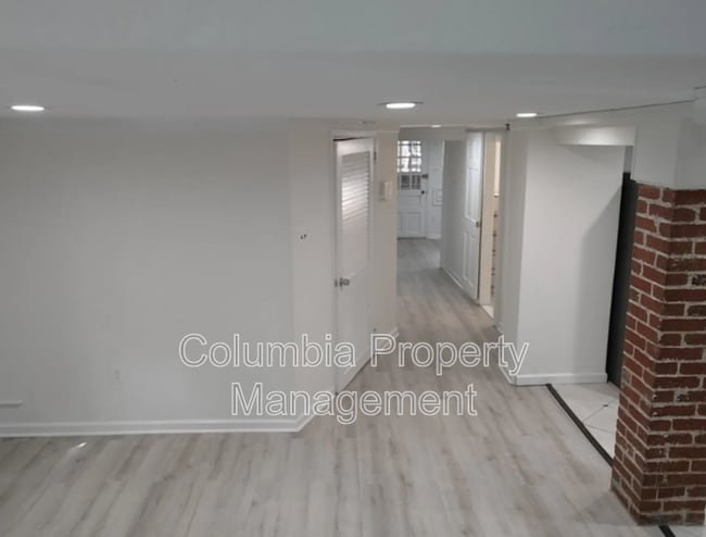 Building Photo - 1707 Kilbourne Pl NW