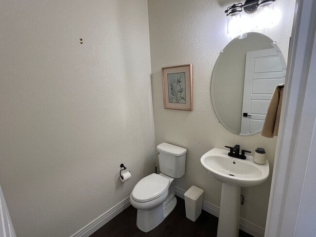 Building Photo - Students Welcome! 2 Story townhome in Registry Ridge---furnished option available