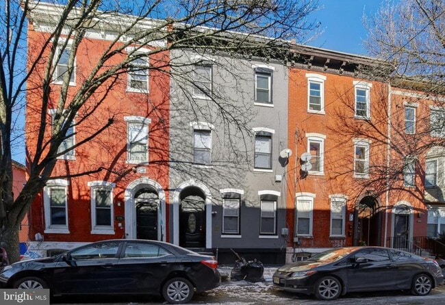 Building Photo - 1733 W Oxford St