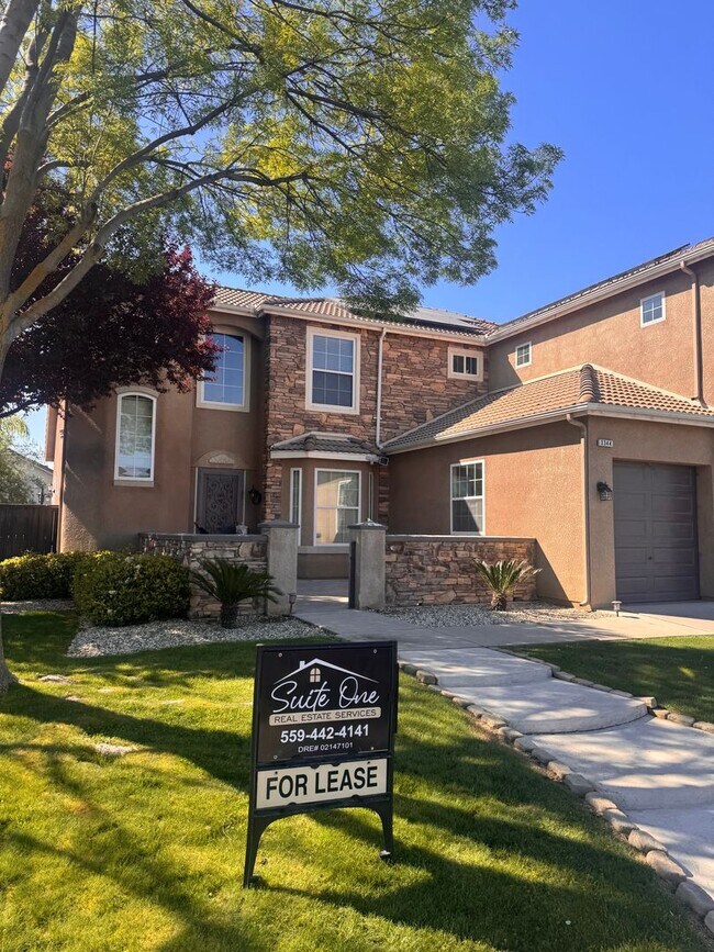 Building Photo - Beautiful single family home