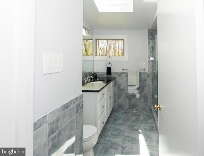 Building Photo - 3253 Juniper Ln