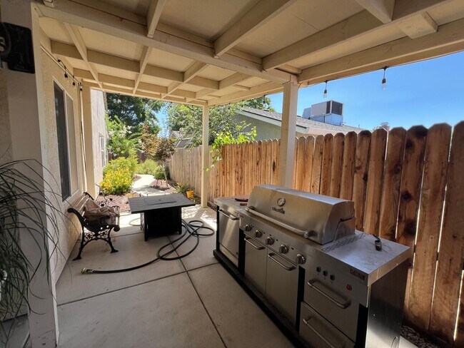 Building Photo - 4-bedroom single story in Sylvan School Di...