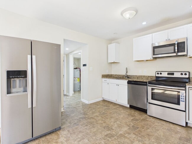 Building Photo - 604 W Vine St