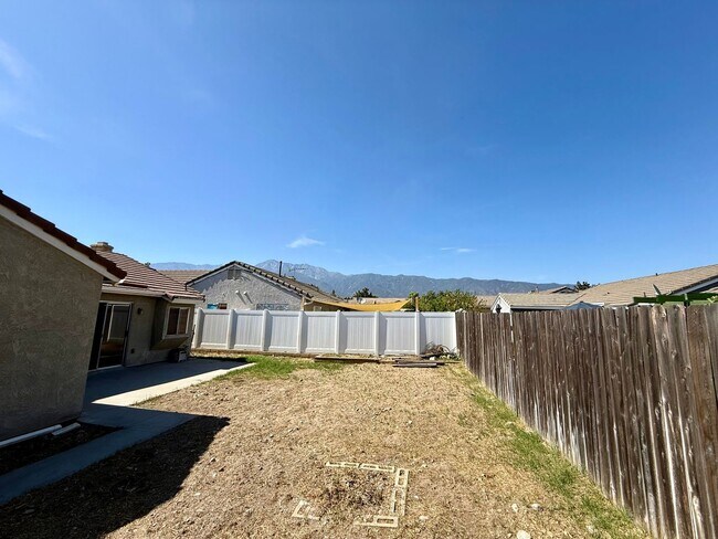 Building Photo - Nice 3 Bed 2 Bath Rancho Cucamonga