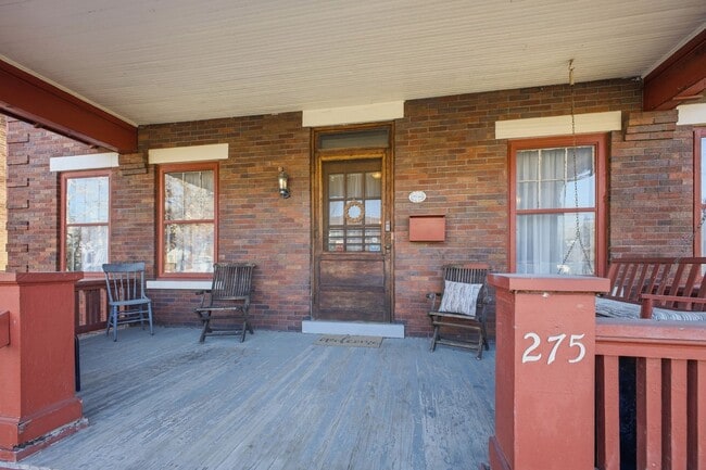 Building Photo - 6+BR House on E. Lane – Central Campus – Newly Renovated + Free Parking – Flexible Move-In