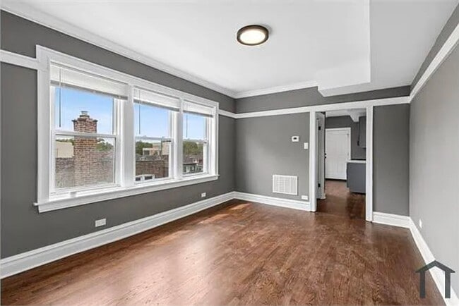 Building Photo - 8210 S Marshfield Ave