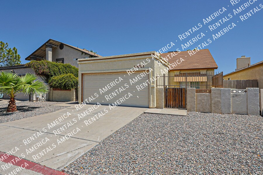 Building Photo - 10021 N 66th Ave