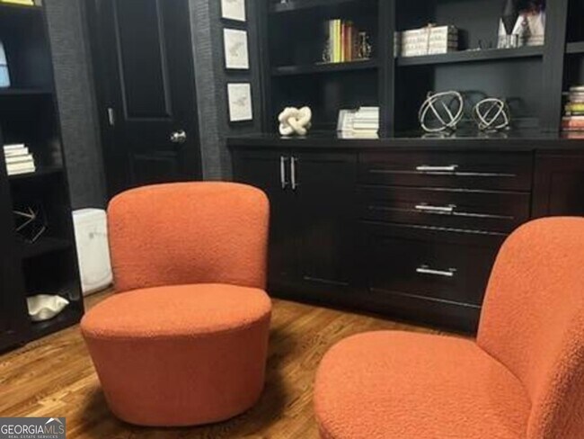 Building Photo - 2434 Rockcliff Rd SE