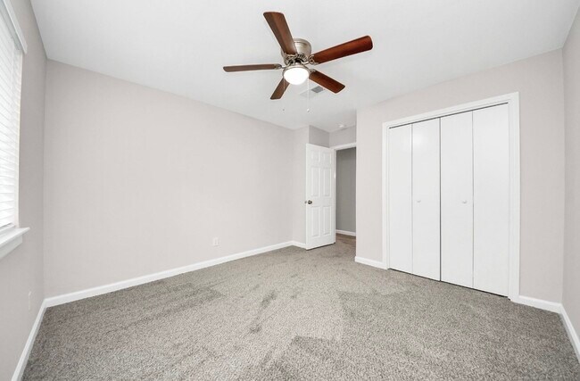 Building Photo - 9638 Ravensworth Dr