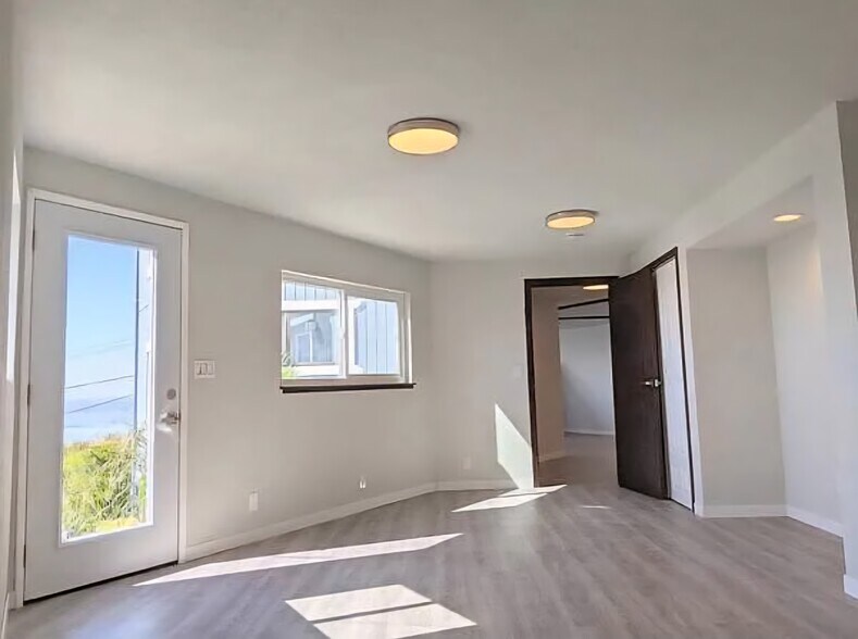 Building Photo - 145 Lawson Rd