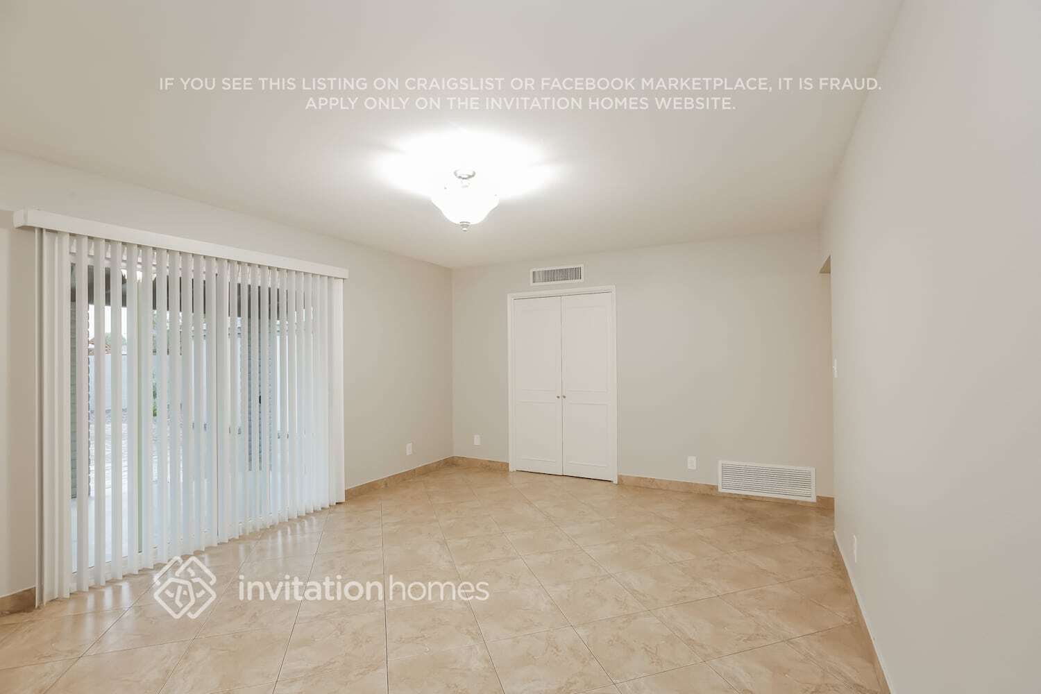 Building Photo - 486 W Gail Dr