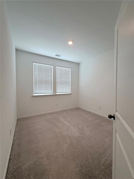 Building Photo - 711 Cordele Ln