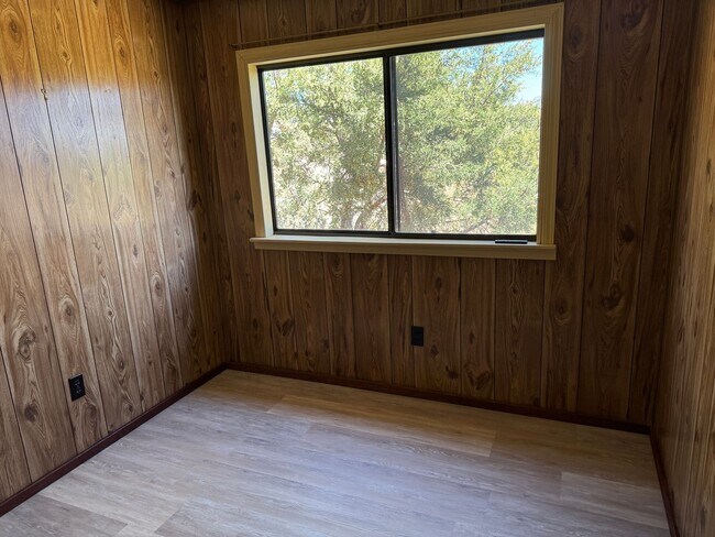 Building Photo - 3 Bedroom, 2 Bathroom Home in Tijeras, NM
