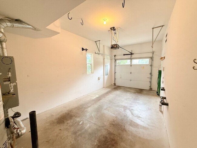 Building Photo - 9554 SW 153rd Ave