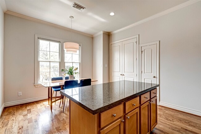 Building Photo - 1514 Summer St